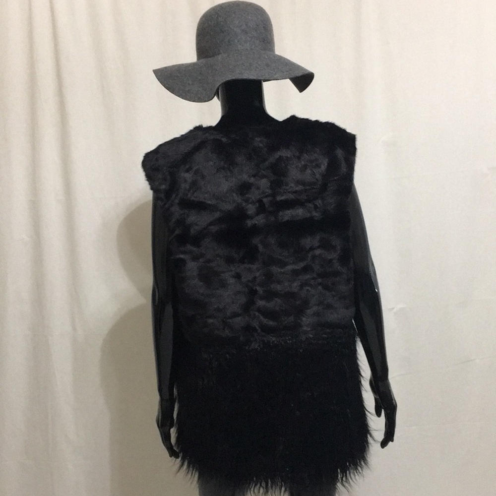 Vest - Picture 2 of 3